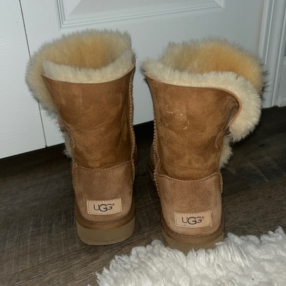 Ugg Bailey Button Chestnut Women’s 7 - Picture 2 of 5